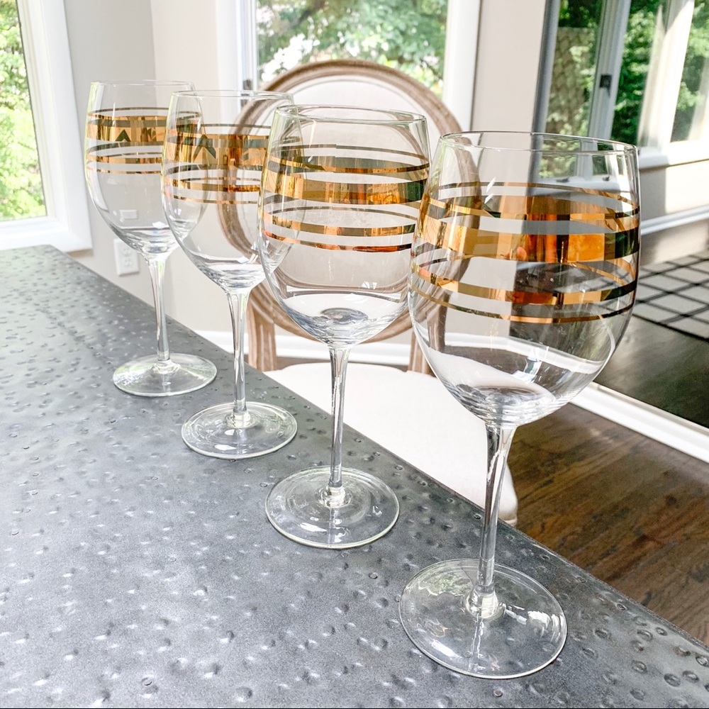 Set of 4 Large Gold Stripe Wine Glasses
